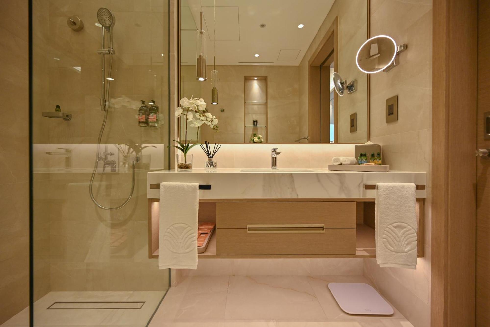 Onyx Rotana Hotel มานามา ภายนอก รูปภาพ Bathroom